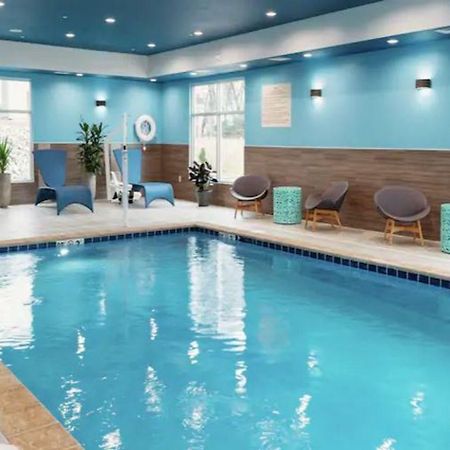 Hampton Inn & Suites Howell Екстериор снимка