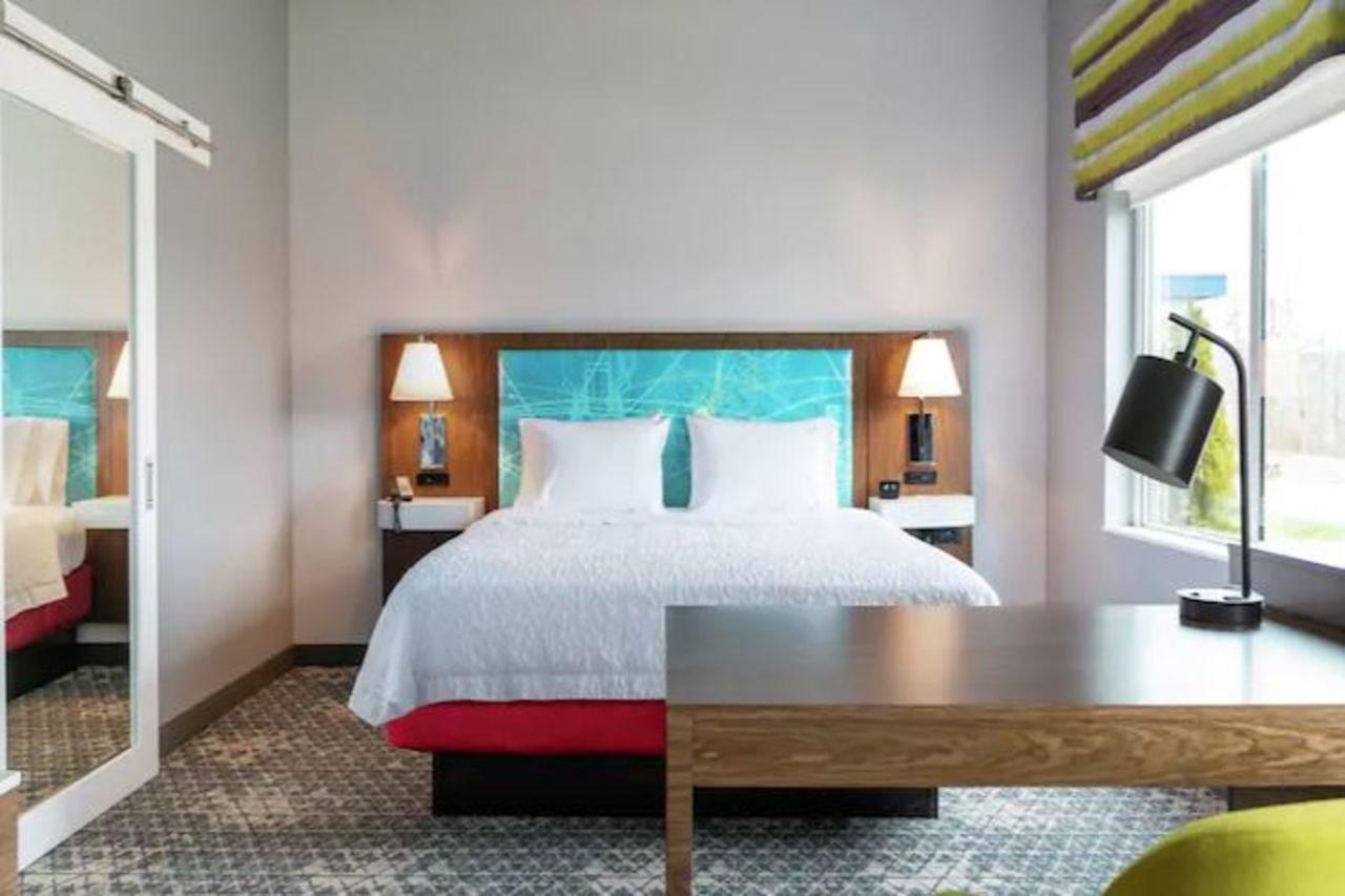 Hampton Inn & Suites Howell Екстериор снимка